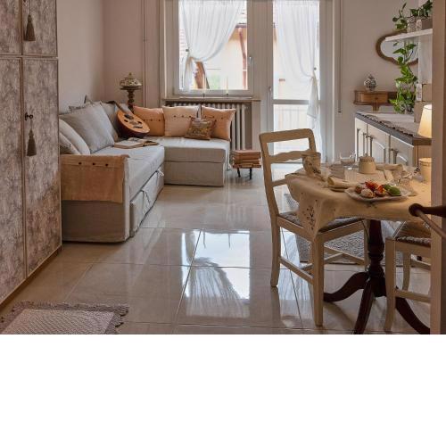 Ave Home