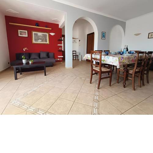 Avellini - Delightful and Spacious Apartment with terrace - near Metro A Cornelia