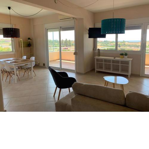 Avenia Potidea Suite