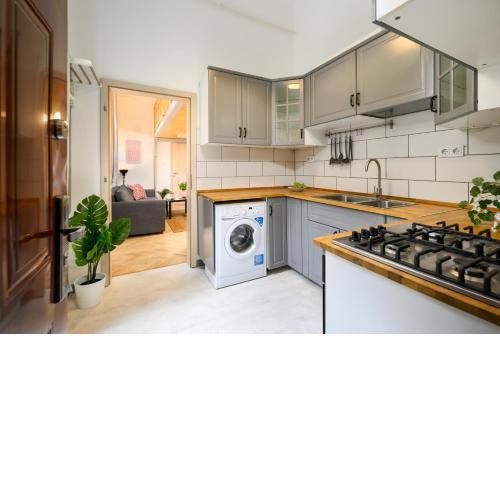 Avenue Loft Apartments J52