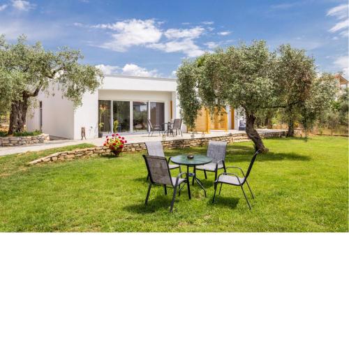 AVGOUSTIDIS APARTMENTS
