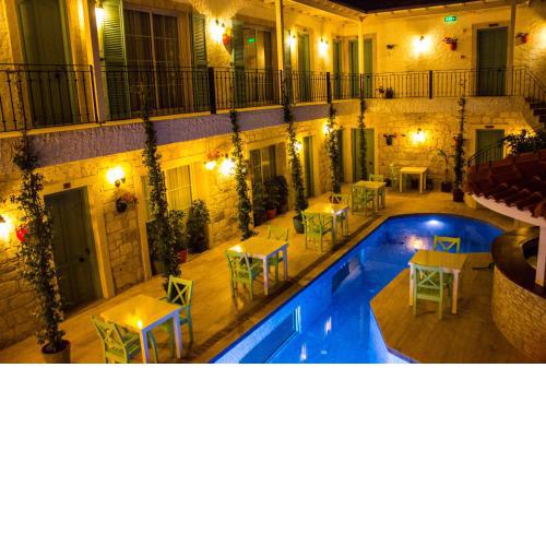 Avlu Alaçatı Boutique Hotel