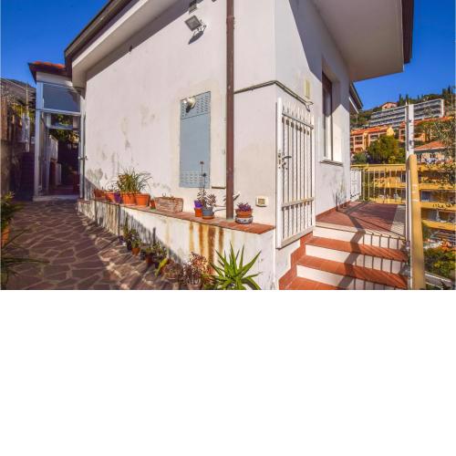Awesome apartment in Alassio with WiFi and 3 Bedrooms