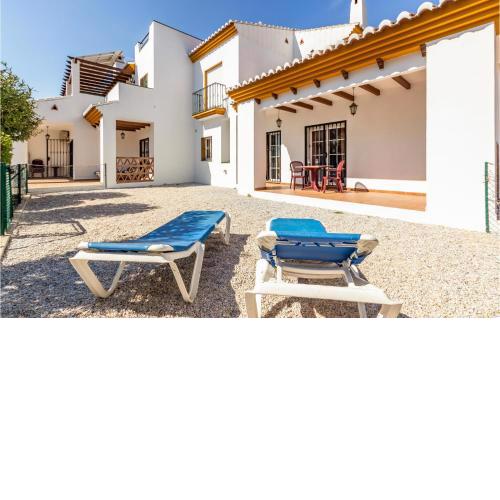 Awesome apartment in Alcaucín with WiFi and 2 Bedrooms