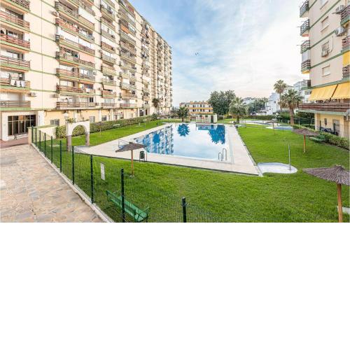 Awesome apartment in Benalmdena with Outdoor swimming pool
