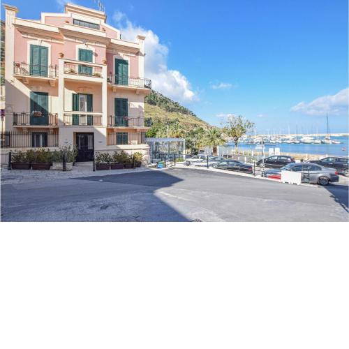 Awesome apartment in Castellammare d,G, with 3 Bedrooms and WiFi