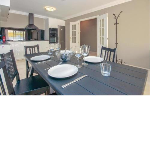 Awesome apartment in Estepona with 2 Bedrooms, WiFi and Outdoor swimming pool