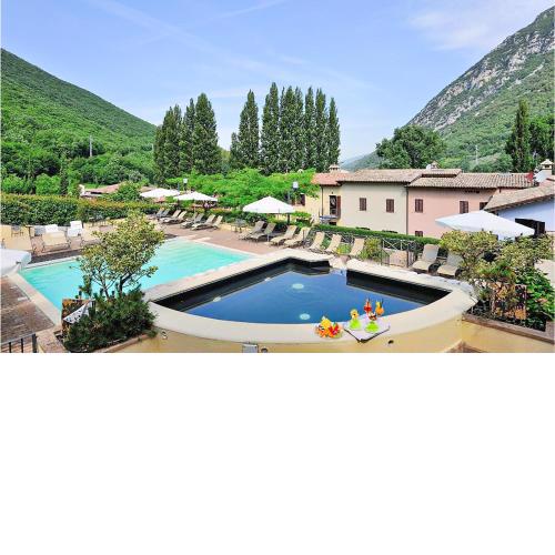Awesome apartment in Foligno with Outdoor swimming pool, WiFi and 2 Bedrooms
