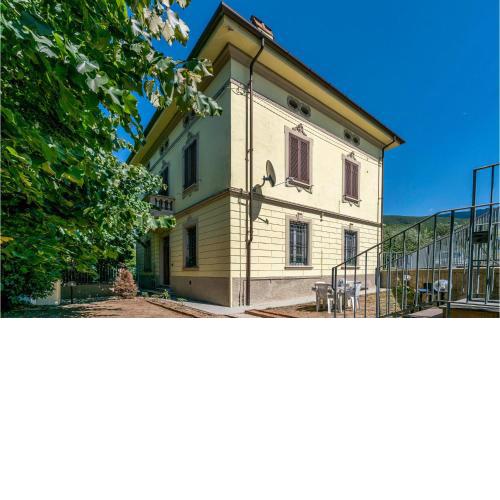 Awesome apartment in Lucca with 2 Bedrooms