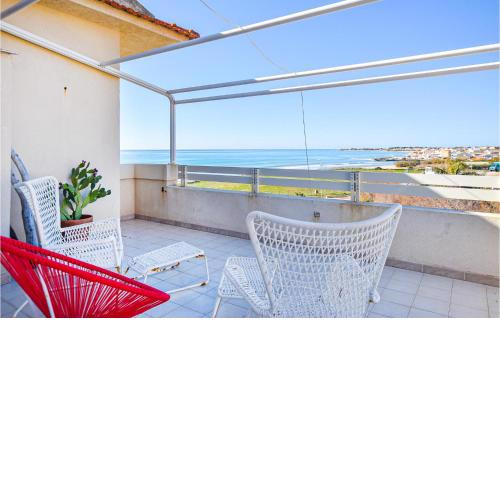 Awesome apartment in Marina di Ragusa with WiFi and 2 Bedrooms