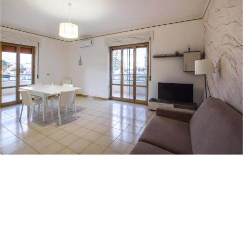 Awesome apartment in Marina di Strongoli with WiFi and 2 Bedrooms