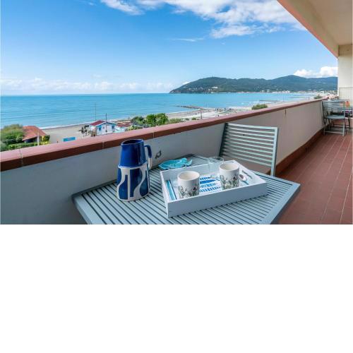 Awesome apartment in Marinella di Sarzana with WiFi and 2 Bedrooms