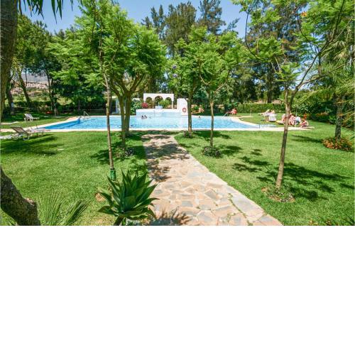 Awesome Apartment In Mijas Costa With 1 Bedrooms, Outdoor Swimming Pool And Swimming Pool