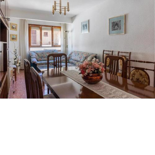 Awesome apartment in Montalbán with WiFi and 3 Bedrooms