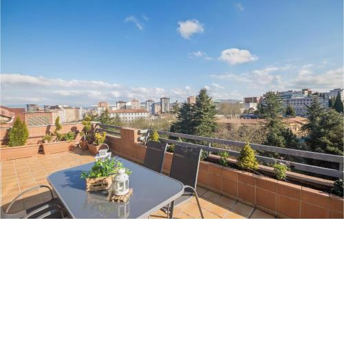 Awesome apartment in Oviedo with WiFi and 3 Bedrooms
