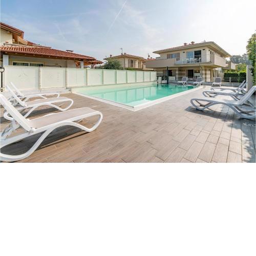 Awesome apartment in Puegnago sul Garda with 2 Bedrooms, WiFi and Outdoor swimming pool