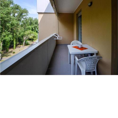 Awesome apartment in Rosolina Mare with Outdoor swimming pool, WiFi and 2 Bedrooms