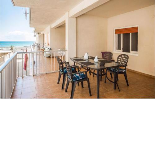 Awesome apartment in Tavernes de la Valldig with 3 Bedrooms