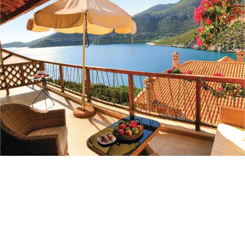 Awesome apartment in Varia Kinouria with 2 Bedrooms and WiFi