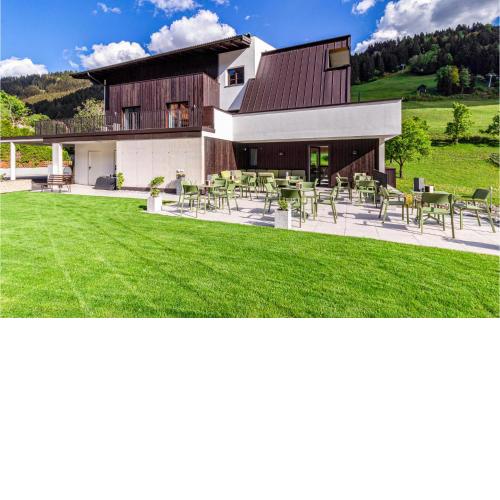 Awesome apartment in Zams with WiFi and 2 Bedrooms