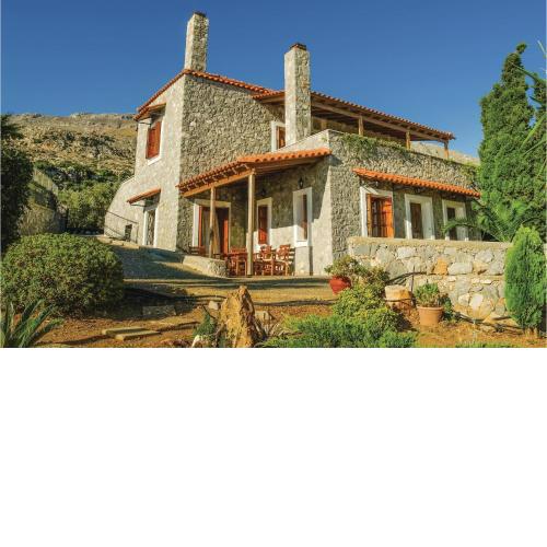 Awesome home in Agios Vasilios with 5 Bedrooms and WiFi