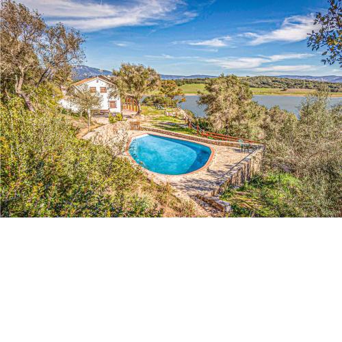 Awesome Home In Alcal De Los Gazules With 4 Bedrooms, Wifi And Outdoor Swimming Pool