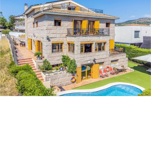 Awesome Home In Alella With 6 Bedrooms, Wifi And Outdoor Swimming Pool