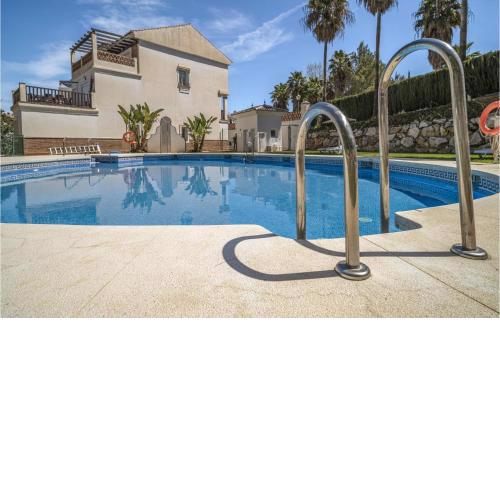 Awesome home in Alhaurn de la Torre with WiFi, 3 Bedrooms and Outdoor swimming pool