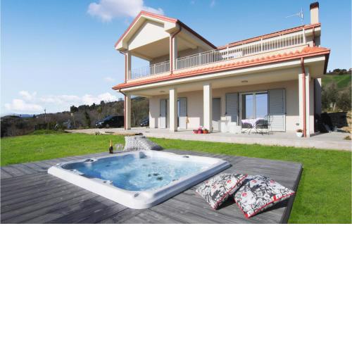 Awesome home in Appignano del Tronto with WiFi and 3 Bedrooms