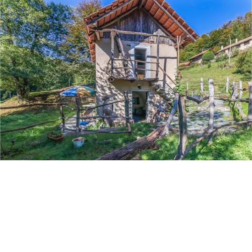 Awesome home in Artò with