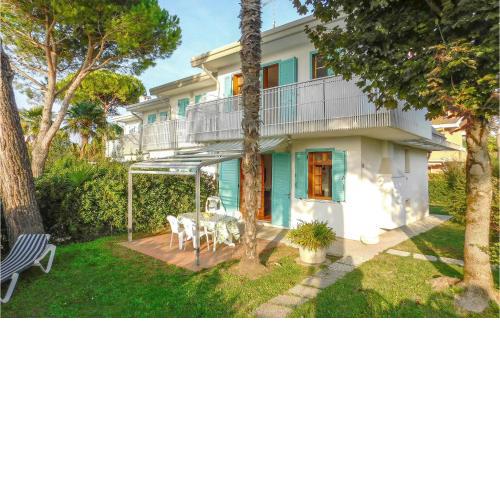 Awesome home in Bibione w/ 2 Bedrooms