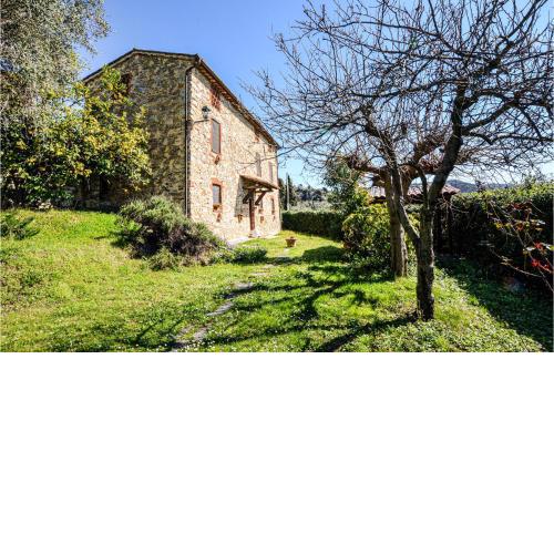 Awesome Home In Camaiore With Wifi, Private Swimming Pool And 2 Bedrooms