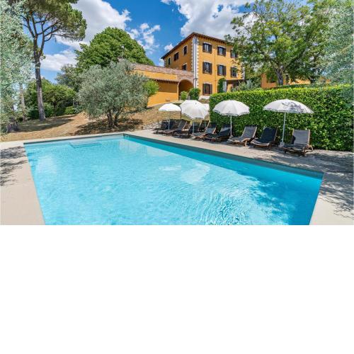 Awesome home in Chiusi with WiFi, Private swimming pool and Outdoor swimming pool