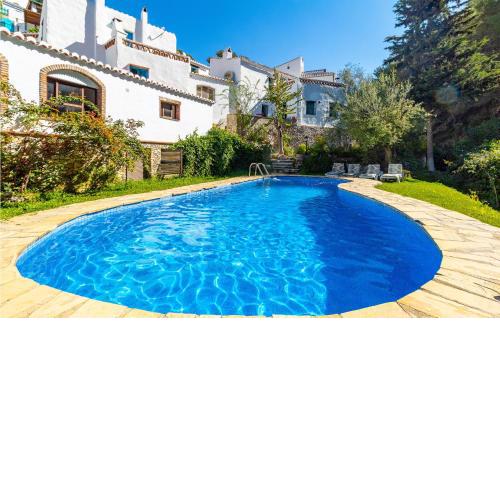 Awesome home in Cmpeta with WiFi, Indoor swimming pool and Outdoor swimming pool