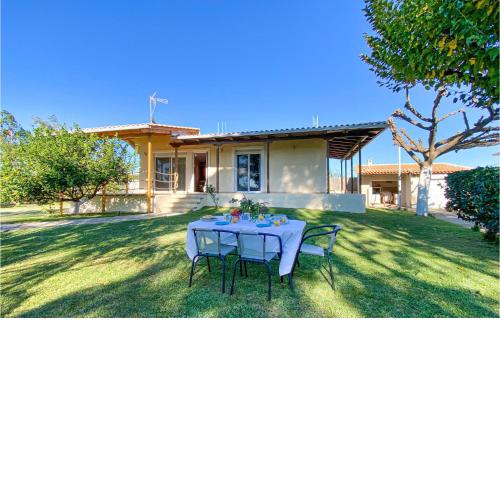 Awesome home in Lakkopetra with 3 Bedrooms and WiFi