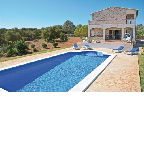 Awesome Home In Llombards With 4 Bedrooms, Wifi And Private Swimming Pool