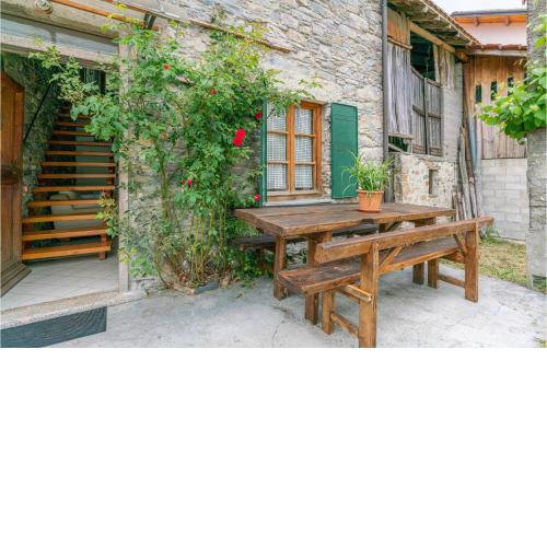 Awesome home in Loco di Rovegno with WiFi and 4 Bedrooms