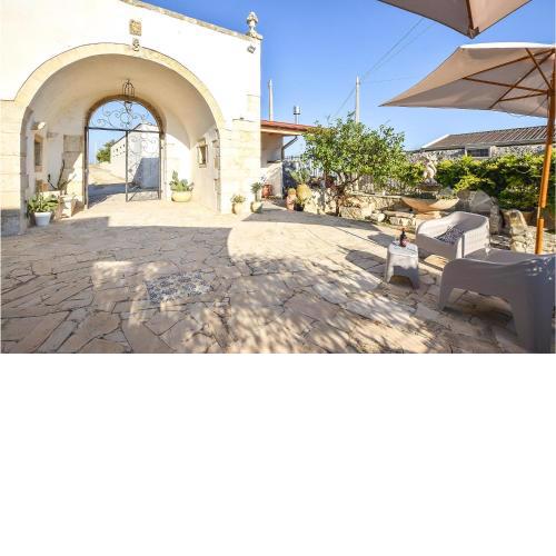 Awesome home in Marina di Ragusa with WiFi and 2 Bedrooms