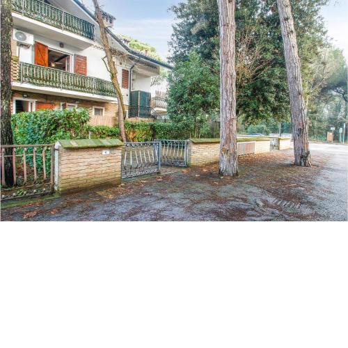 Awesome home in Marina Romea with 5 Bedrooms and WiFi