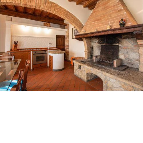 Awesome home in Mazzolla with 3 Bedrooms and WiFi