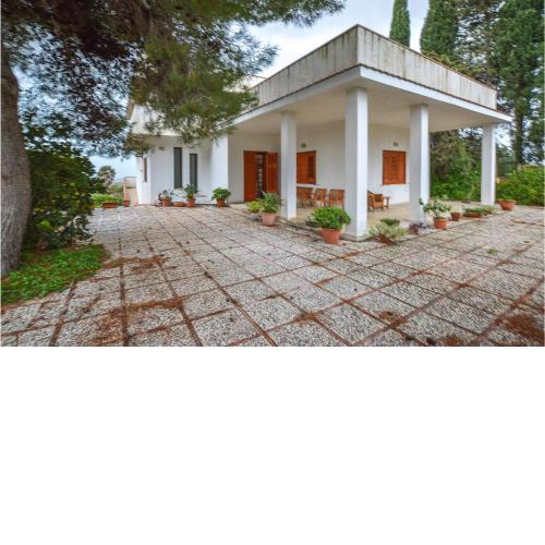 Awesome home in Menfi with 6 Bedrooms and WiFi