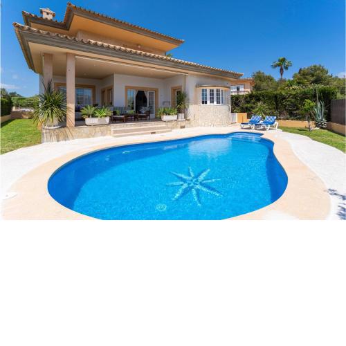 Awesome home in Palma De Mallorca with Outdoor swimming pool, WiFi and 3 Bedrooms