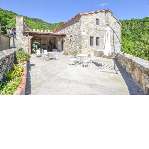 Awesome home in Pulfero w/ 2 Bedrooms