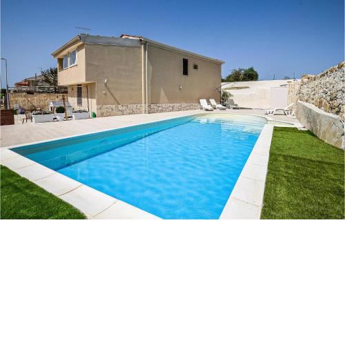 Awesome home in Ragusa with Swimming pool, Private swimming pool and 2 Bedrooms