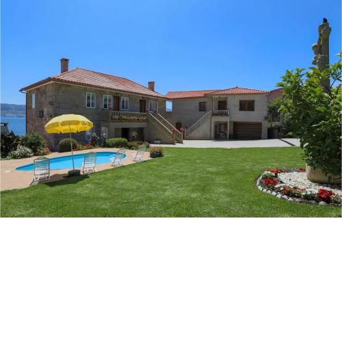 Awesome home in Raxo with WiFi and 4 Bedrooms