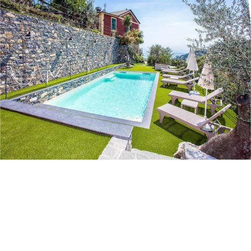 Awesome home in Recco with Outdoor swimming pool, WiFi and 6 Bedrooms