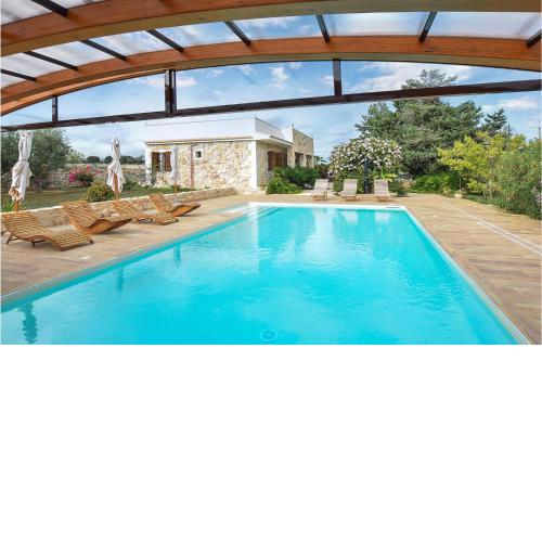 Awesome home in Rosolini with Outdoor swimming pool, WiFi and Private swimming pool