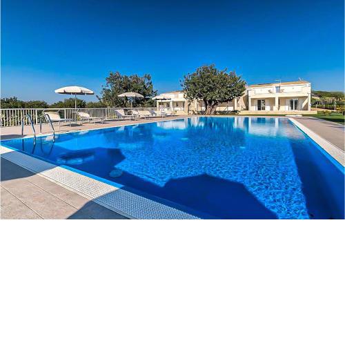 Awesome home in Santa Croce Camerina with 2 Bedrooms, Outdoor swimming pool and Swimming pool