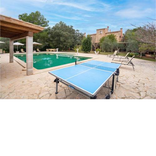 Awesome home in SHorta with 6 Bedrooms, WiFi and Private swimming pool