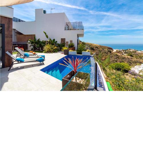 Awesome Home In Torrox Costa With 4 Bedrooms, Wifi And Outdoor Swimming Pool